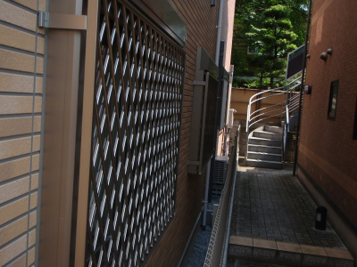 防犯面格子施工後